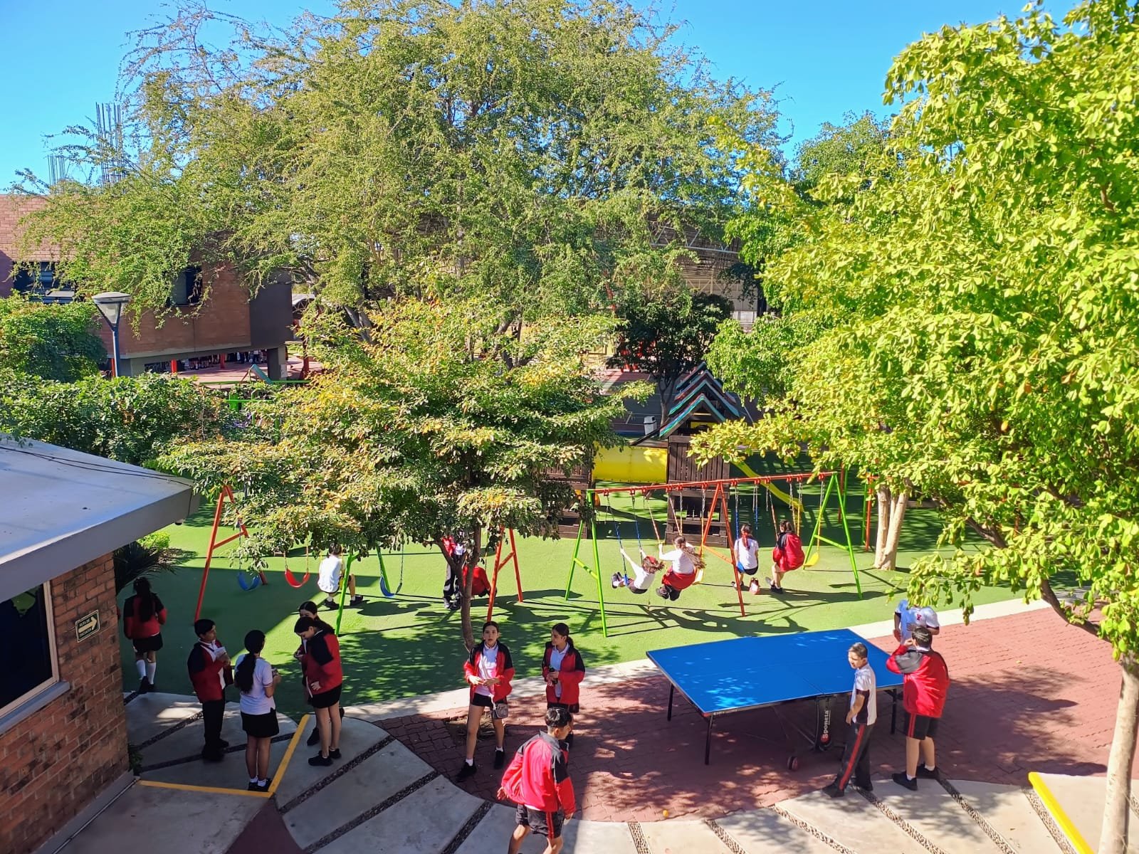 Niños en sana convivencia durante pausa activa